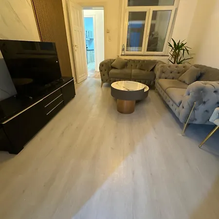 2 Luxueuse A Jette Апартаменты